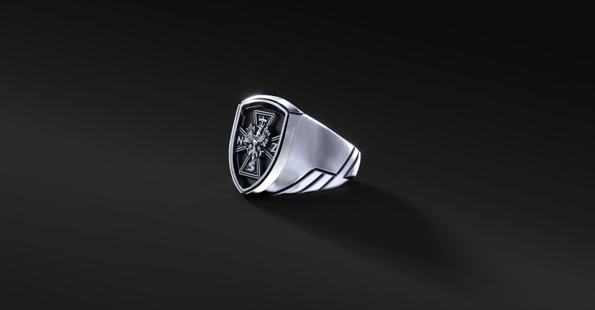 IRON FALCON - sygnet od Enigma Jubiler, symbol siły i nowoczesności