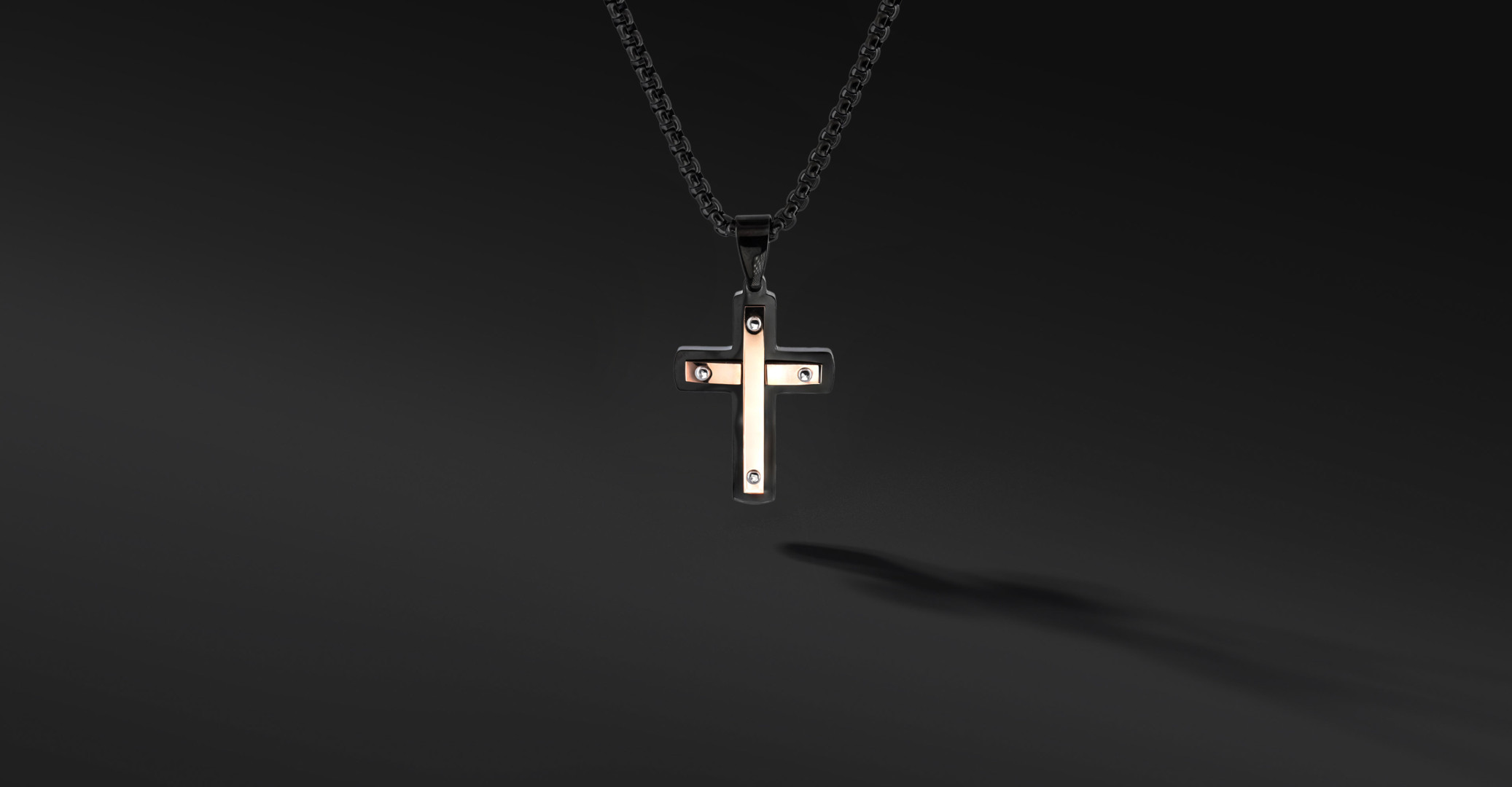 Krzyżyk „Rivet” – stal szlachetna Black & Rose z łańcuszkiem Krzyżyk „Rivet” – stal szlachetna Black & Rose z łańcuszkiem