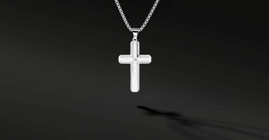 Krzyżyk „Frostline” Silver – stal szlachetna z łańcuszkiem