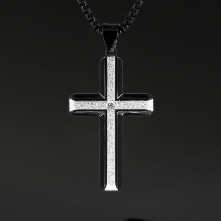 Krzyżyk „Frostline” Black – stal szlachetna z łańcuszkiem