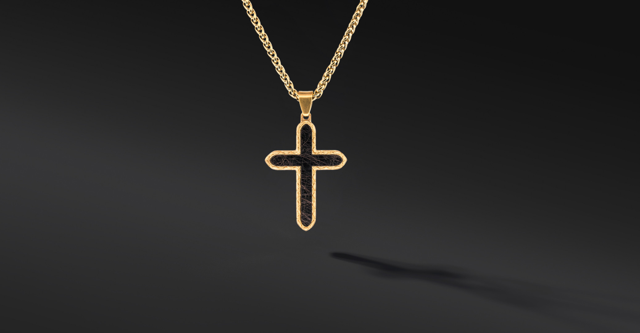 Krzyżyk „Altara” Gold – stal szlachetna z łańcuszkiem