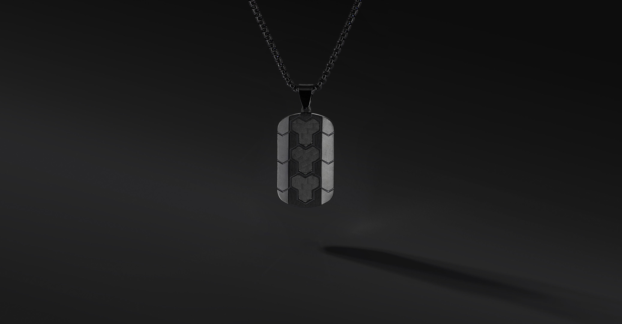 Nieśmiertelnik "Obsidian Grid" – stal szlachetna | Czerń i geometria | Enigma