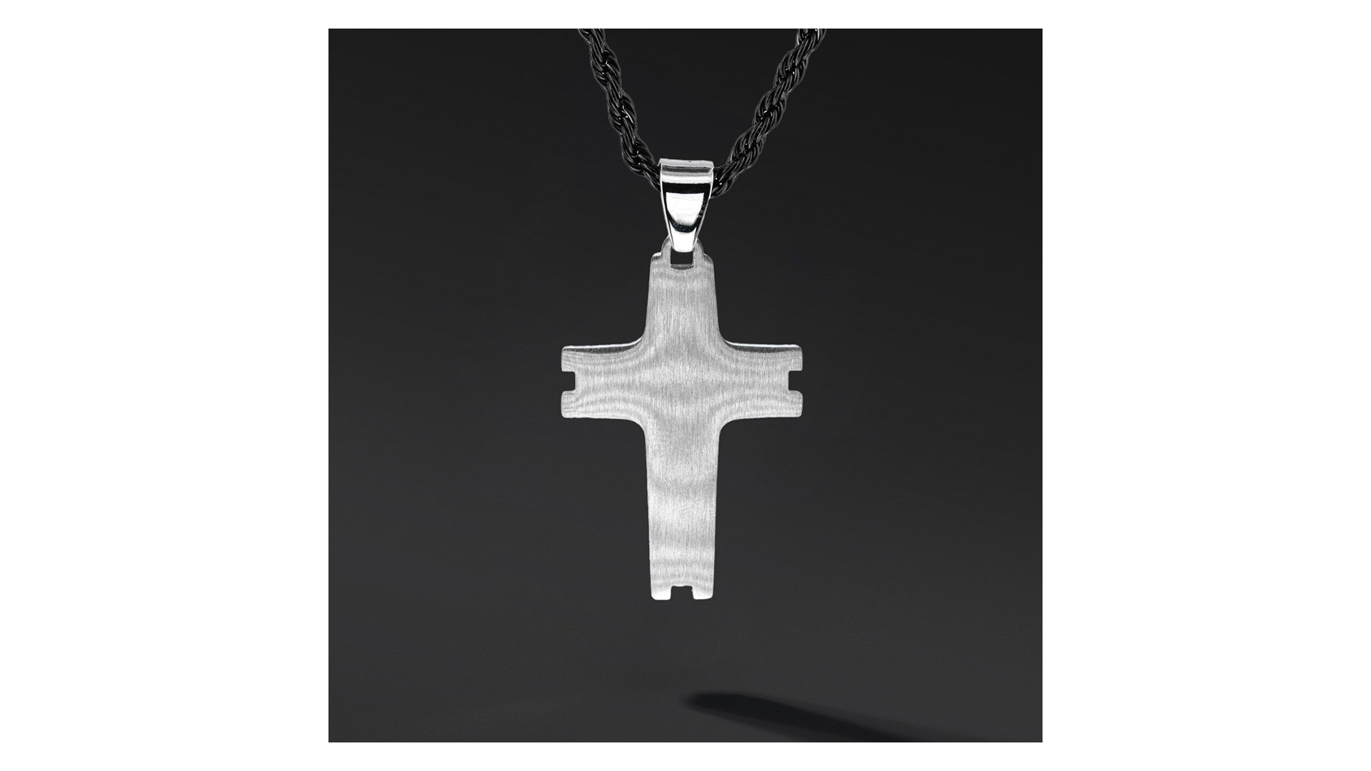 Krzyżyk „Line” Black – stal szlachetna z łańcuszkiem Krzyżyk „Line” Black – stal szlachetna z łańcuszkiem