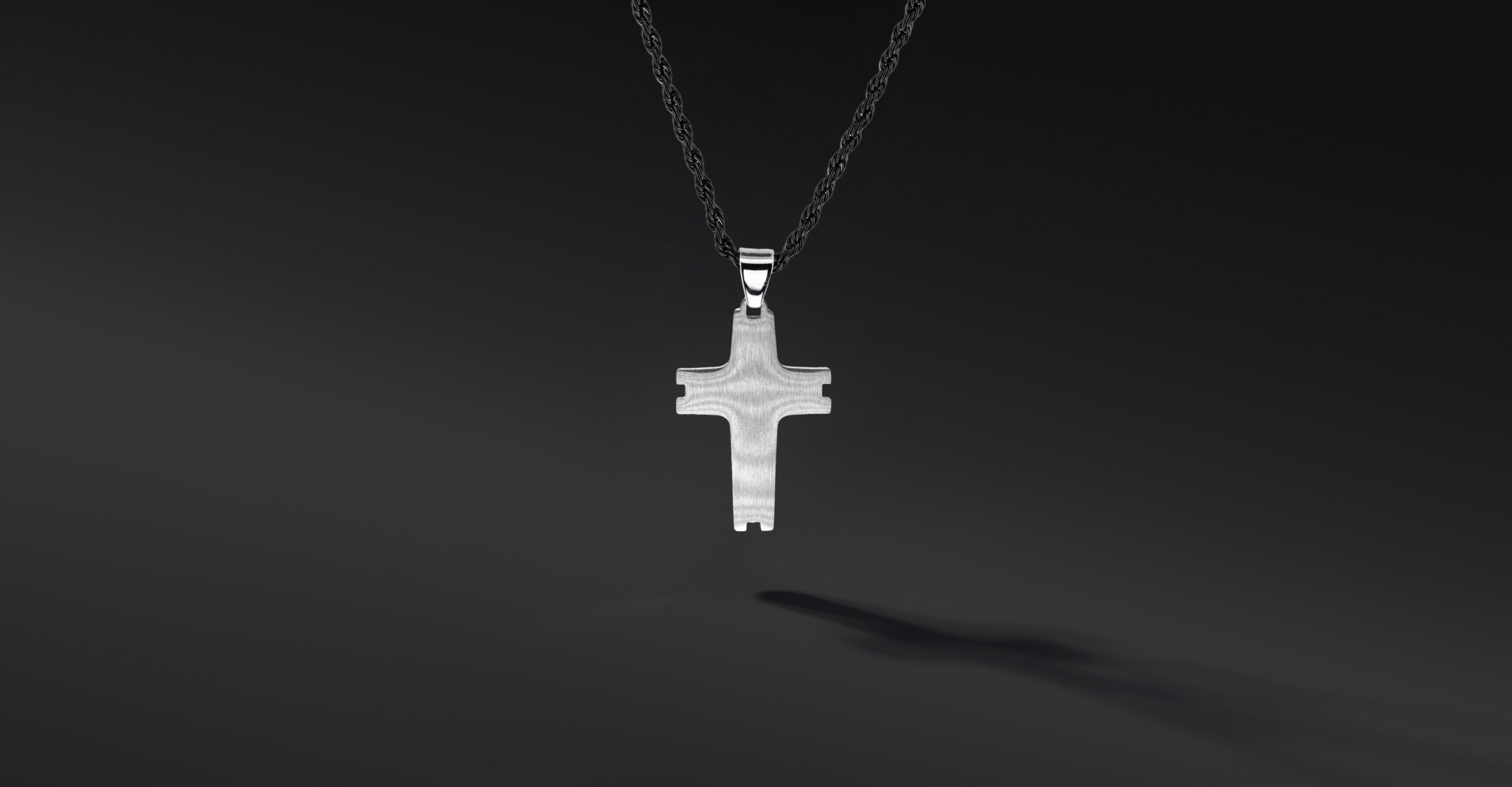 Krzyżyk „Line” Black – stal szlachetna z łańcuszkiem Krzyżyk „Line” Black – stal szlachetna z łańcuszkiem