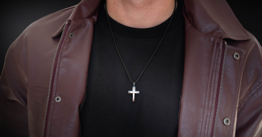 Krzyżyk „Rivet” – stal szlachetna Black & Rose z łańcuszkiem Krzyżyk „Rivet” – stal szlachetna Black & Rose z łańcuszkiem