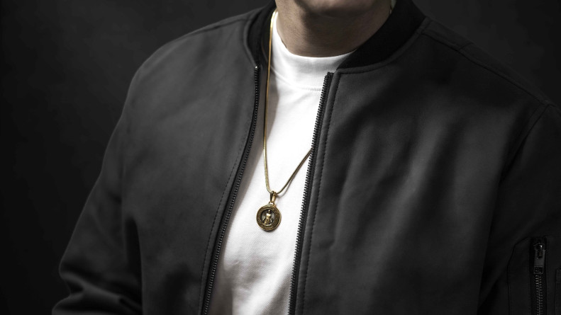 Złoty Medalik z Matką Boską  I ENIGMA Jubiler